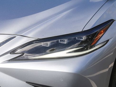 Used 2024 Lexus ES 300h F Sport w/ Accessory Package (Z2) image 7