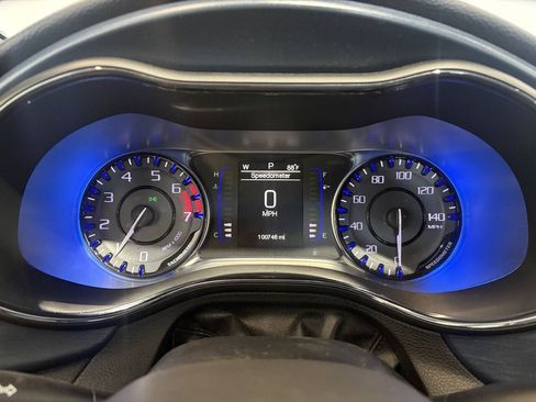 Used 2015 Chrysler 200 S FWD image 14