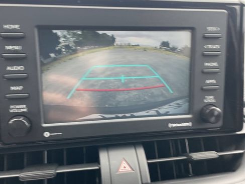 Used 2020 Toyota RAV4 XLE AWD/4WD image 9