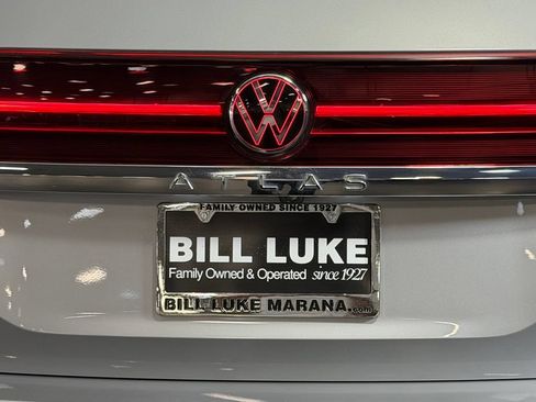 Used 2024 Volkswagen Atlas SE AWD/4WD image 29