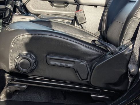 Used 2023 Jeep Wrangler Unlimited Sahara image 18