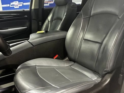Used 2019 Buick Enclave Essence FWD image 14