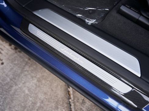 Used 2024 Lamborghini Urus Performante AWD/4WD image 43