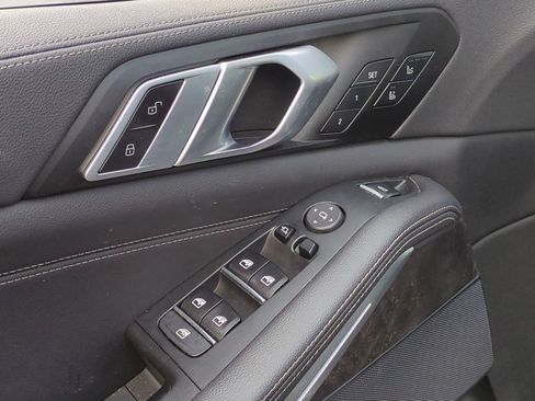 Used 2022 BMW X5 xDrive40i w/ M Sport Package AWD/4WD image 15