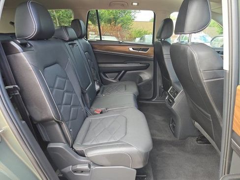 Used 2025 Volkswagen Atlas SE FWD image 26