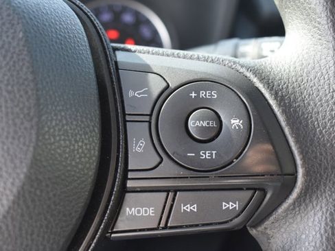 Used 2021 Toyota RAV4 XLE image 22