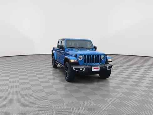 Used 2021 Jeep Gladiator Sport image 2