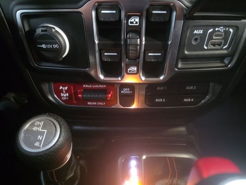 Used 2021 Jeep Gladiator Mojave AWD/4WD image 26