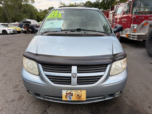Used 2006 Dodge Grand Caravan SXT image 3