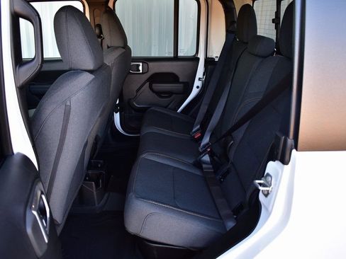 New 2025 Jeep Gladiator Sport image 23