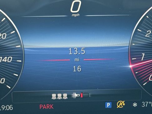 New 2026 Mercedes-Benz GLB 250 4MATIC image 19