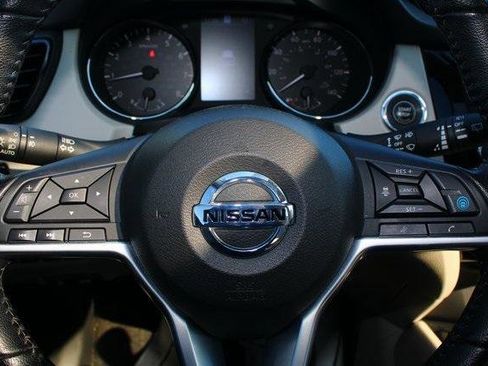 Used 2022 Nissan Rogue Sport SL w/ Premium Package image 16