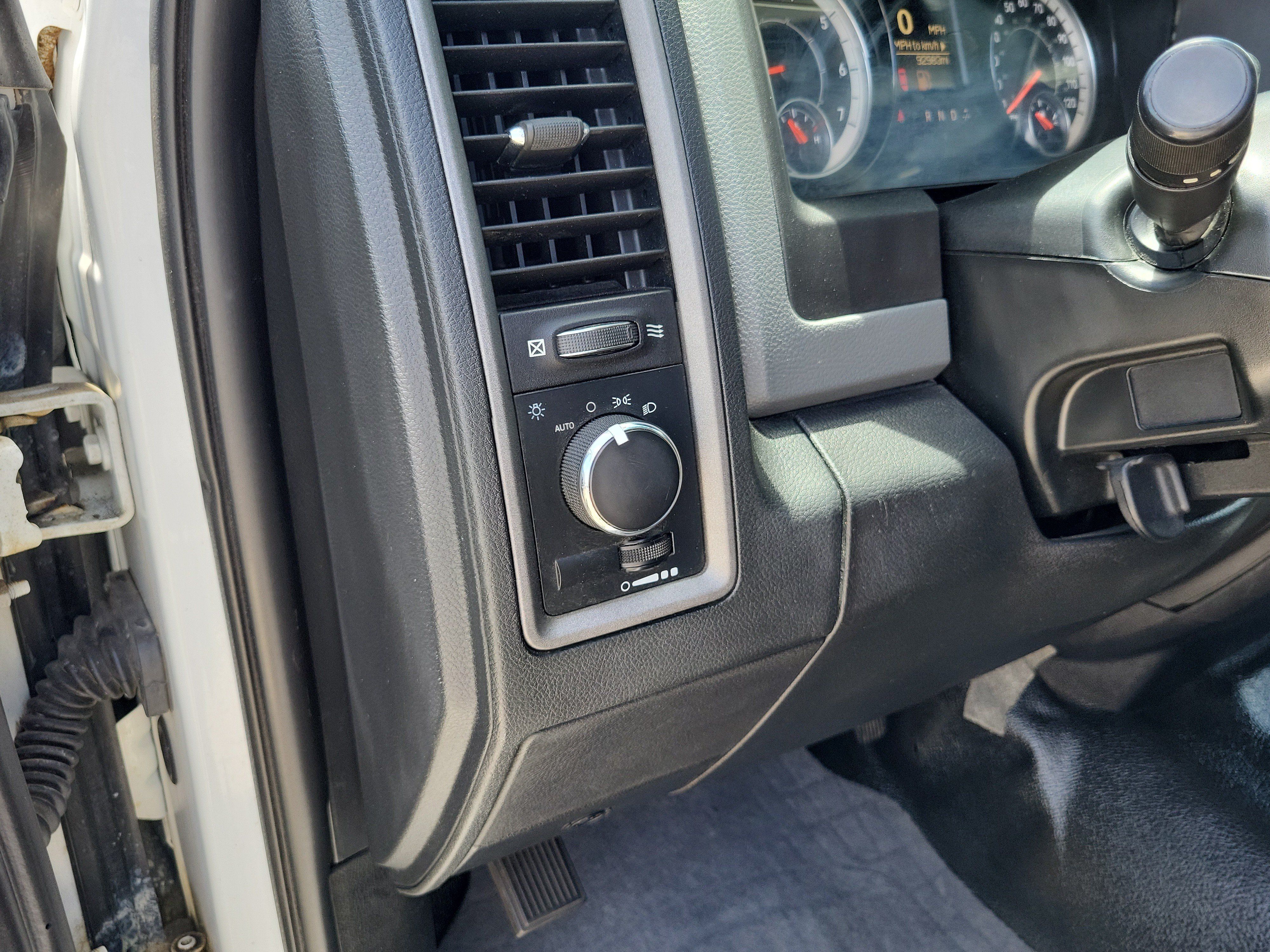 Used 2018 RAM 3500 Tradesman RWD image 17
