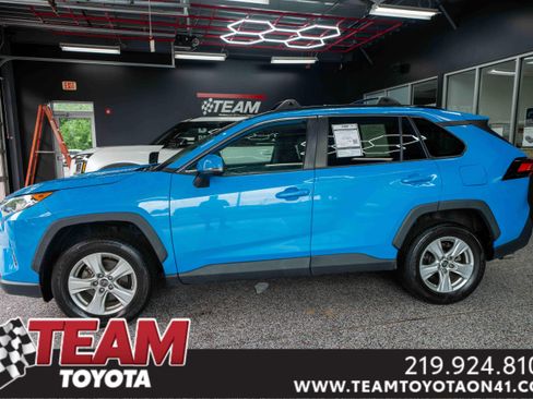 Used 2019 Toyota RAV4 XLE FWD image 1