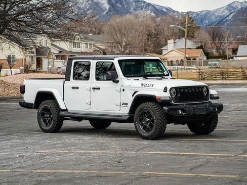 Used 2025 Jeep Gladiator Willys image 4