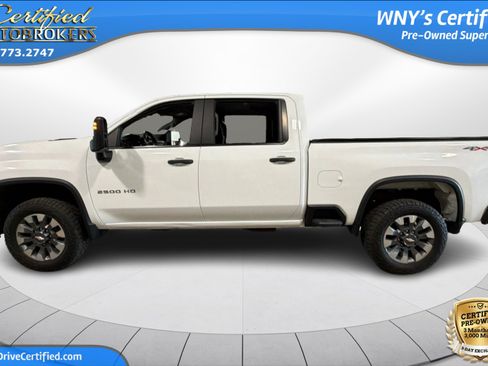 Used 2021 Chevrolet Silverado 2500 Custom w/ Custom Value Package AWD/4WD image 9