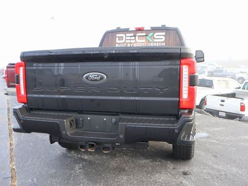 Used 2023 Ford F250 XLT w/ Black Appearance Package image 17