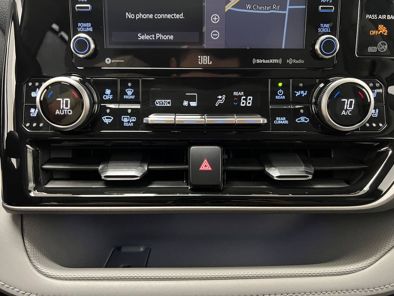 Used 2021 Toyota Highlander Limited AWD/4WD image 22