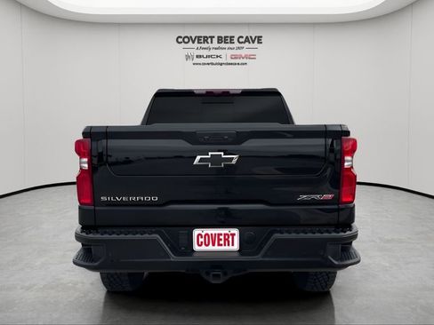 Used 2023 Chevrolet Silverado 1500 ZR2 w/ Technology Package image 8