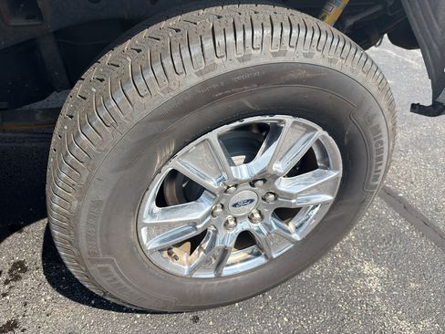Used 2015 Ford F150 XLT w/ Equipment Group 302A Luxury AWD/4WD image 14