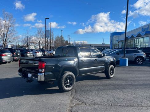 Used 2019 Toyota Tacoma SR5 image 2