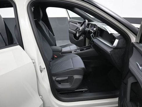 New 2026 Volkswagen Tiguan SE R-Line FWD image 14