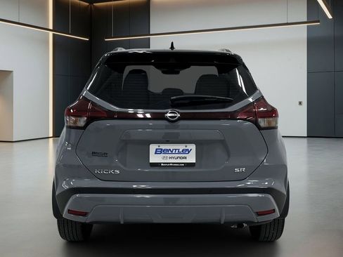 Used 2024 Nissan Kicks SR w/ SR Premium Package FWD image 4