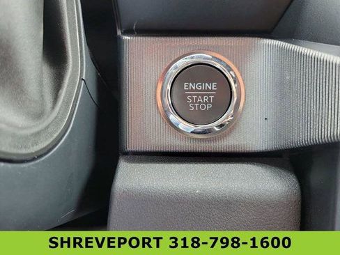 Used 2025 Ford F250 Platinum w/ FX4 Off-Road Package AWD/4WD image 17