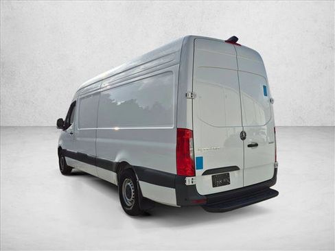 Used 2024 Mercedes-Benz Sprinter 2500 image 7