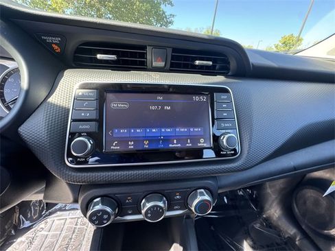 New 2025 Nissan Kicks Play S image 4