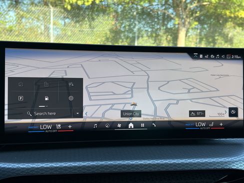 New 2026 BMW 330i Sedan w/ Premium Package image 5