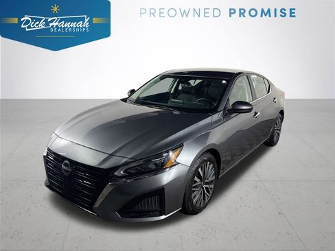 Used 2024 Nissan Altima 2.5 SV FWD image 1