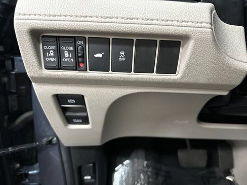 Used 2026 Honda Odyssey EX-L image 35