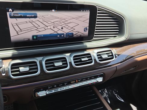 Certified 2024 Mercedes-Benz GLS 450 4MATIC image 27