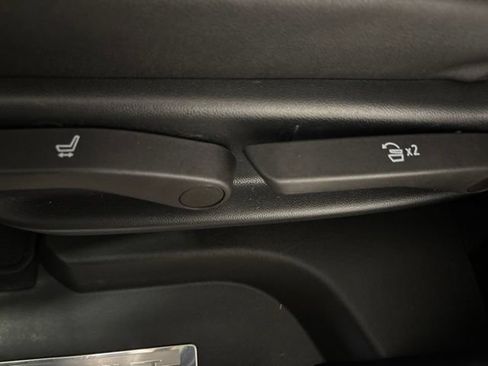 Used 2022 Chevrolet Tahoe Premier AWD/4WD image 32