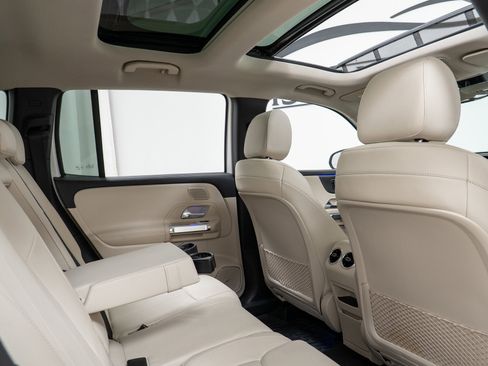 Certified 2021 Mercedes-Benz GLB 250 4MATIC w/ Premium Package image 23