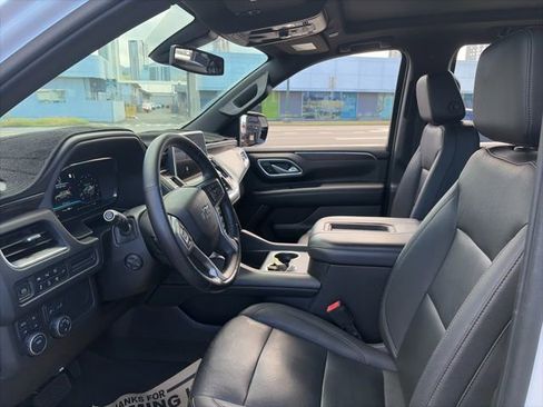 Used 2022 Chevrolet Tahoe Z71 w/ Luxury Package AWD/4WD image 8