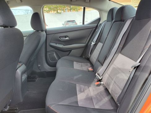 Used 2024 Nissan Sentra SR FWD image 9
