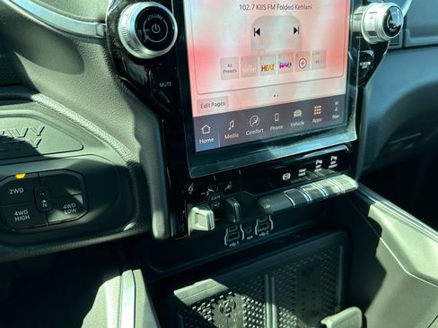 New 2026 RAM 2500 Big Horn AWD/4WD image 25