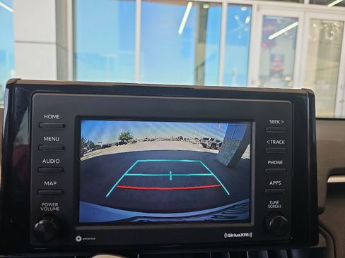Used 2022 Toyota RAV4 LE FWD image 10