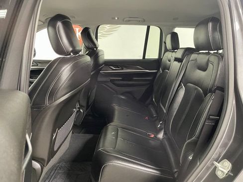 Used 2023 Jeep Grand Cherokee Limited AWD/4WD image 21