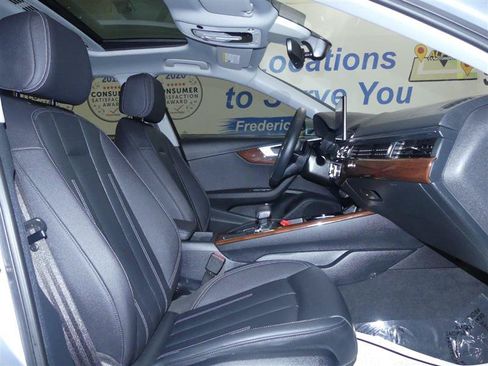 Used 2023 Audi A4 2.0T Premium w/ Convenience Package AWD/4WD image 8