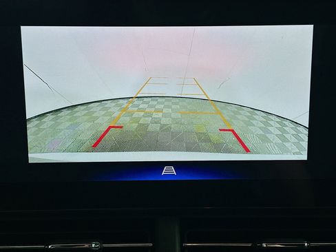 Used 2025 Chevrolet Trax LT w/ LT Convenience Package image 22