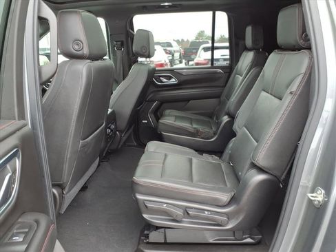Used 2021 Chevrolet Suburban RST w/ Luxury Package image 14