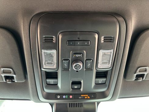 Used 2024 Chevrolet Tahoe Z71 w/ Luxury Package AWD/4WD image 21