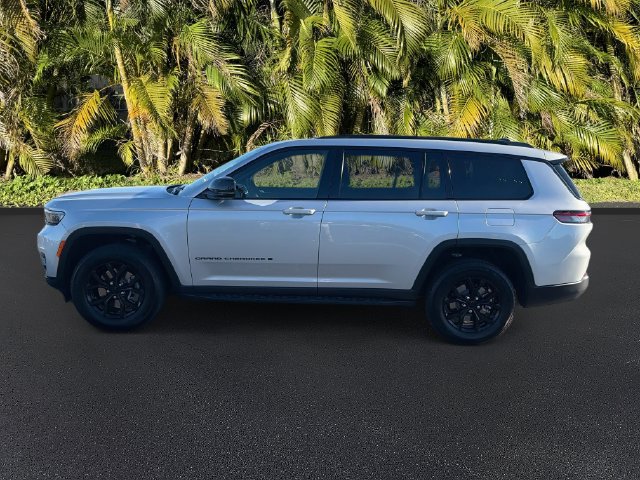 Used 2024 Jeep Grand Cherokee L Laredo RWD image 9