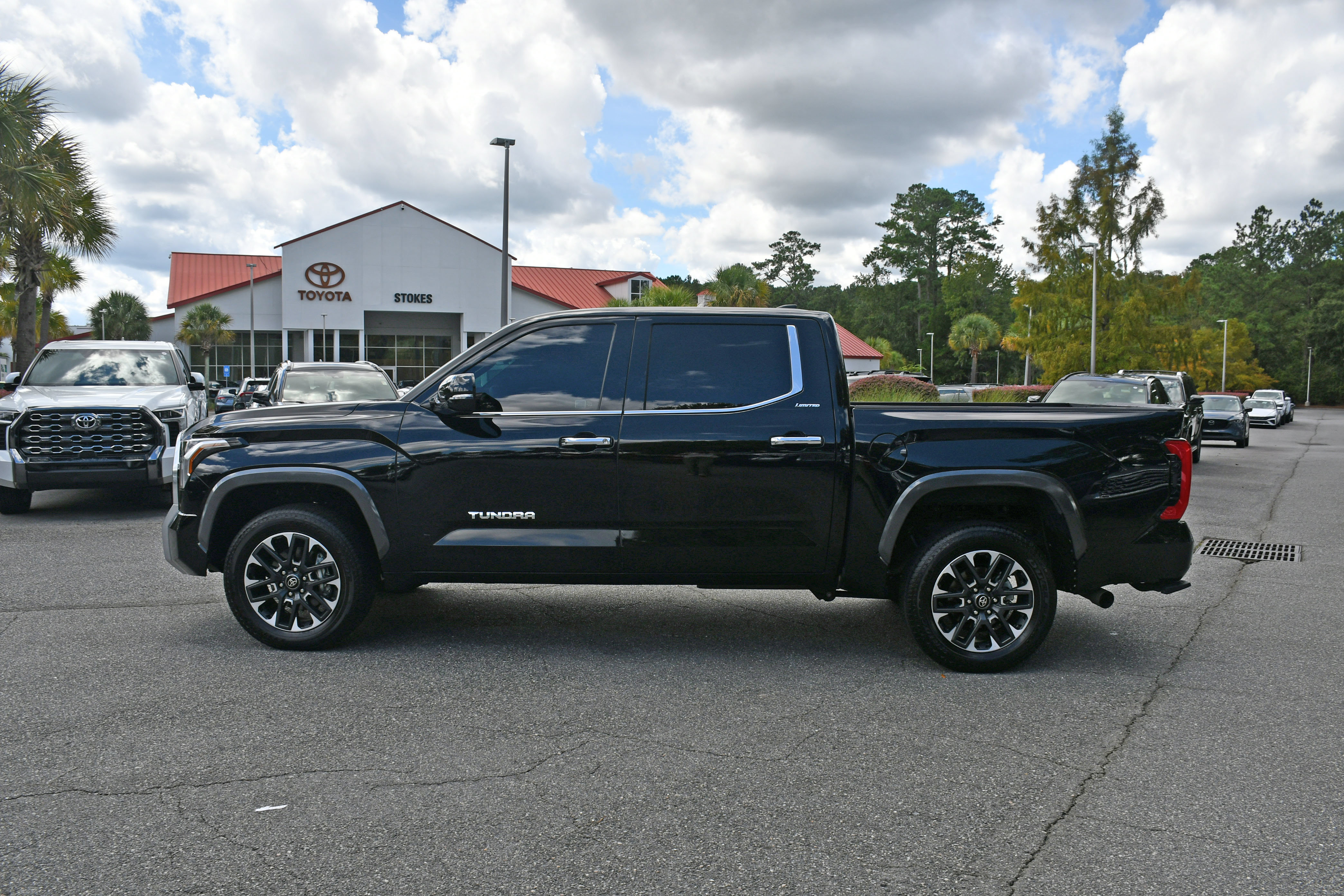 Certified 2025 Toyota Tundra Limited AWD/4WD image 2
