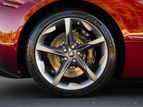 Used 2024 Ferrari SF90 Spider image 23