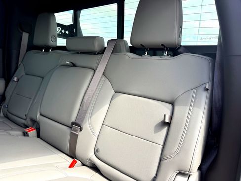 Used 2022 Chevrolet Silverado 1500 LTZ image 17