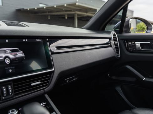 Certified 2019 Porsche Cayenne image 28